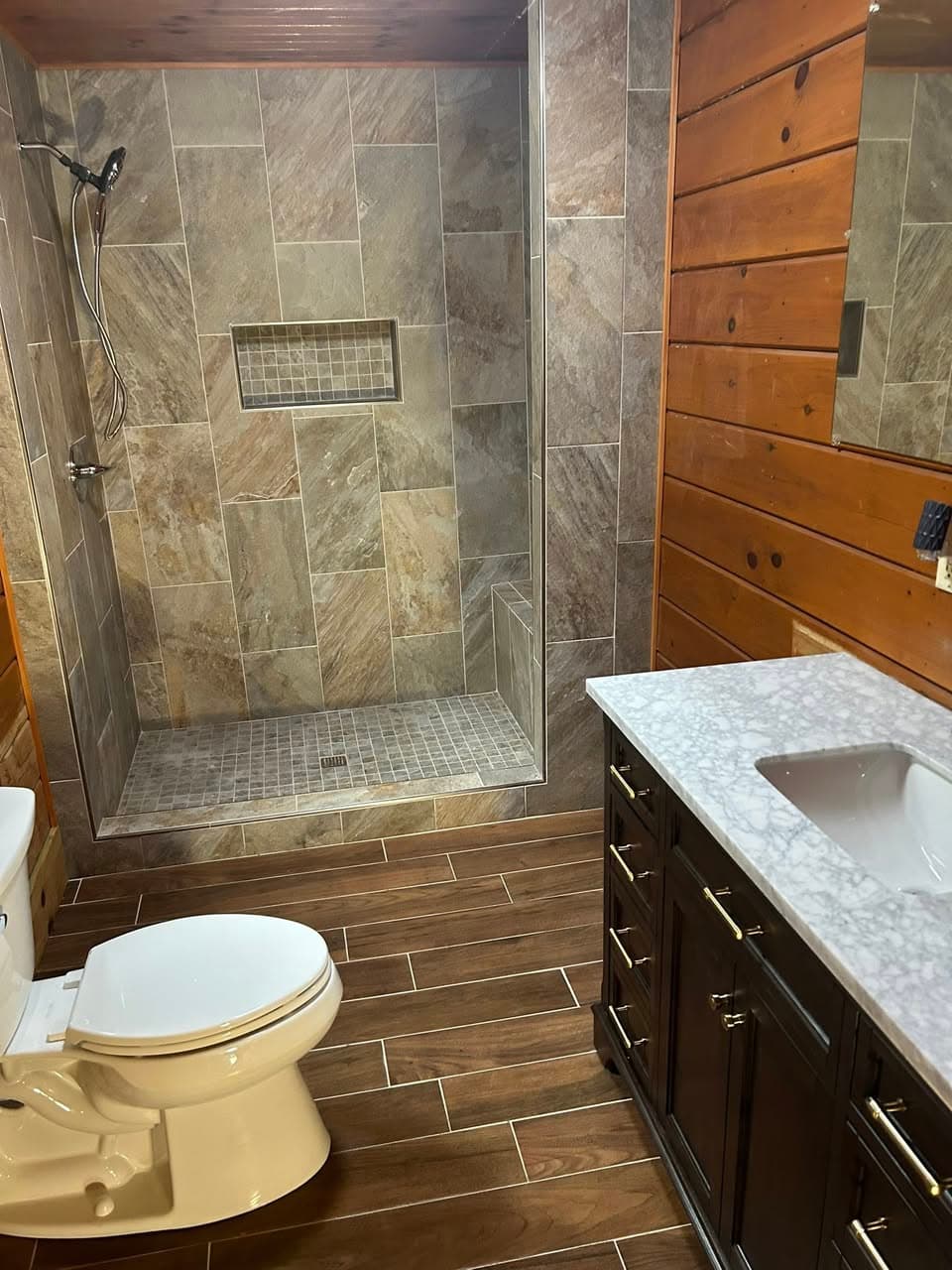Cabin Bath with Travertine Shower