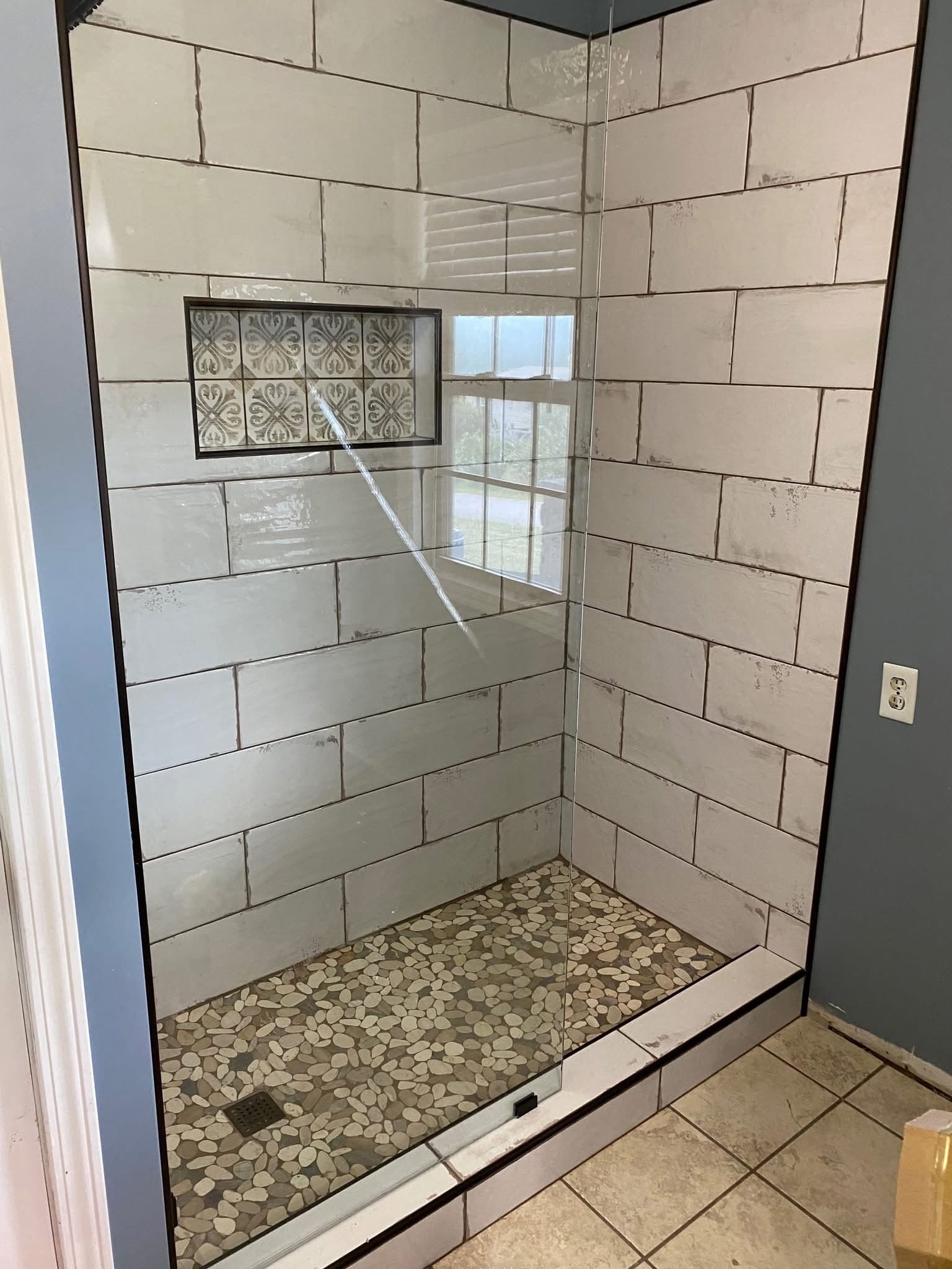 Subway Shower with Pebble Floor