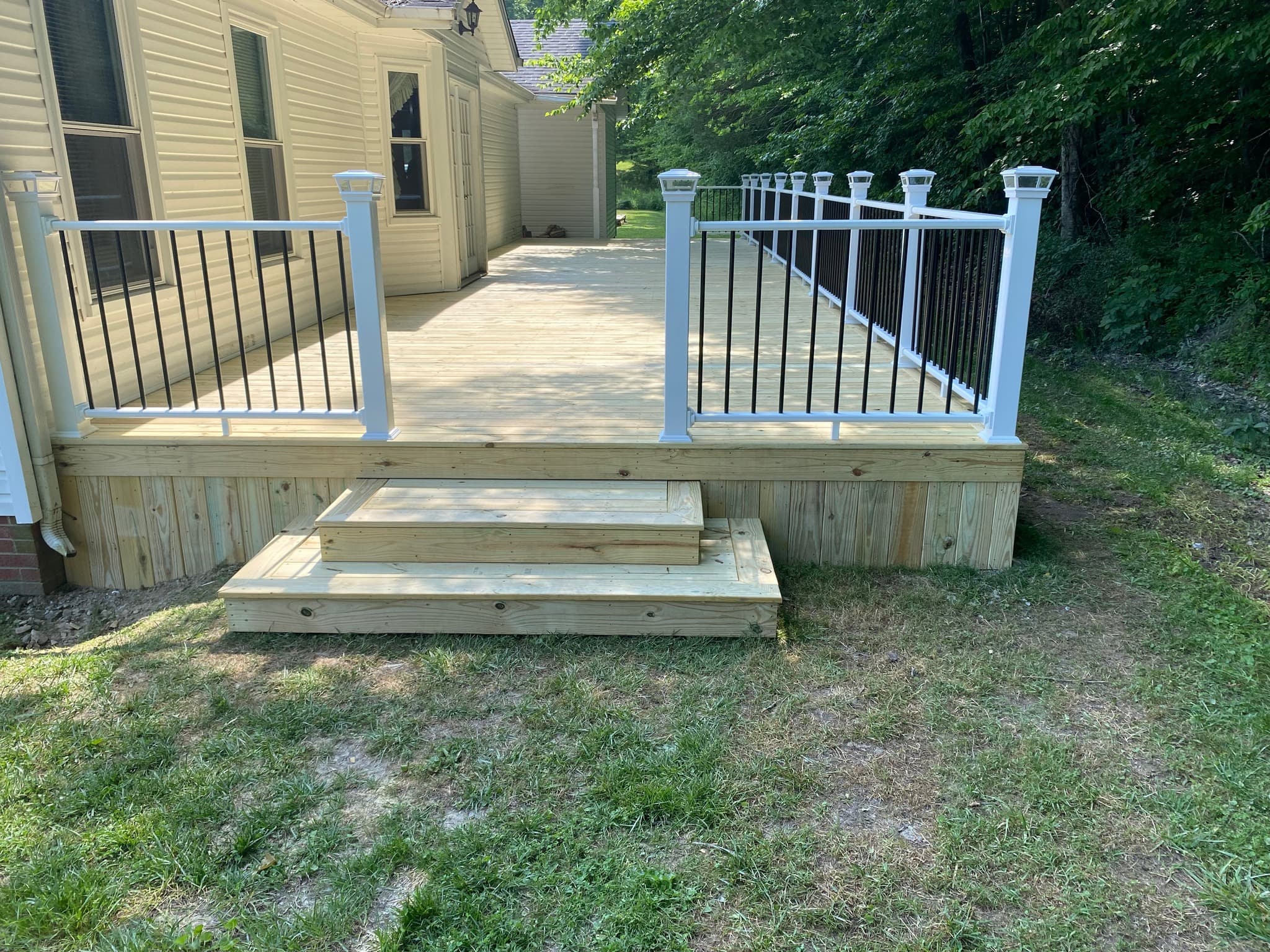 Natural Lumber Deck with Stepdown